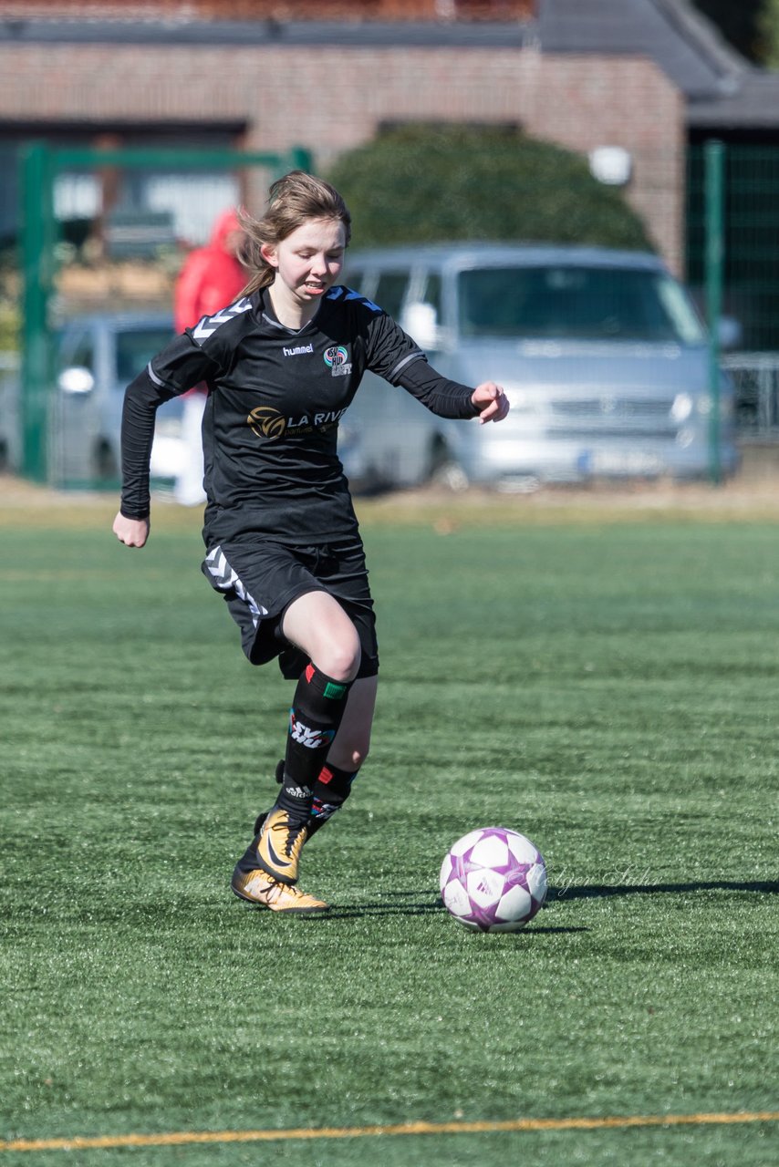 Bild 168 - B-Juniorinnen Halbfinale SVHU - Holstein Kiel : Ergebnis: 3:0